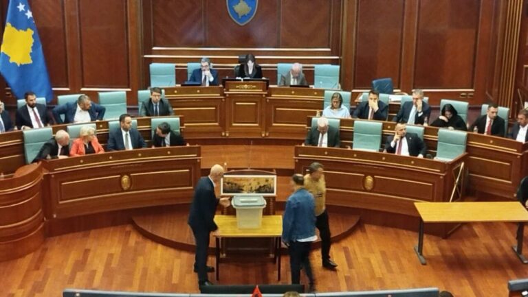 Kosovo MPs Fail to Elect President, Sparking New Political Crisis